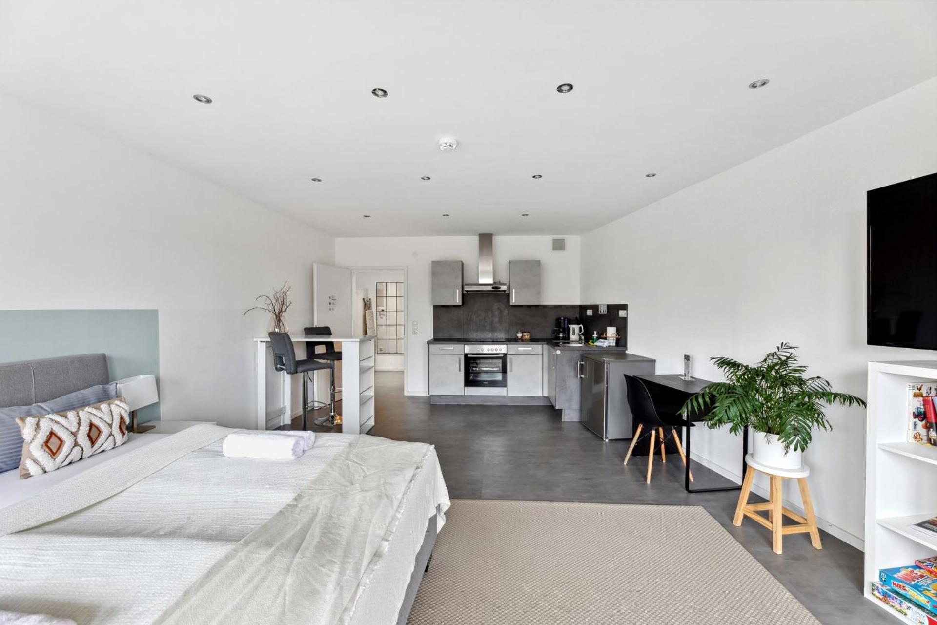 Sali Homes - Charming Studio Apartment In Heart Of Bayreuth With Balcony 외부 사진